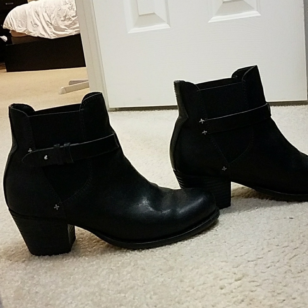 Authentic Rag and Bone black booties